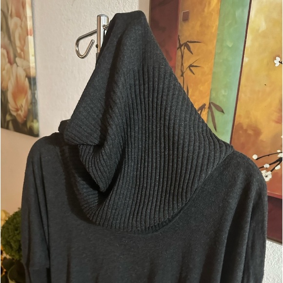 Victoria’s Secret oversized cowl/turtleneck sweater size XS/TP - Picture 2 of 10
